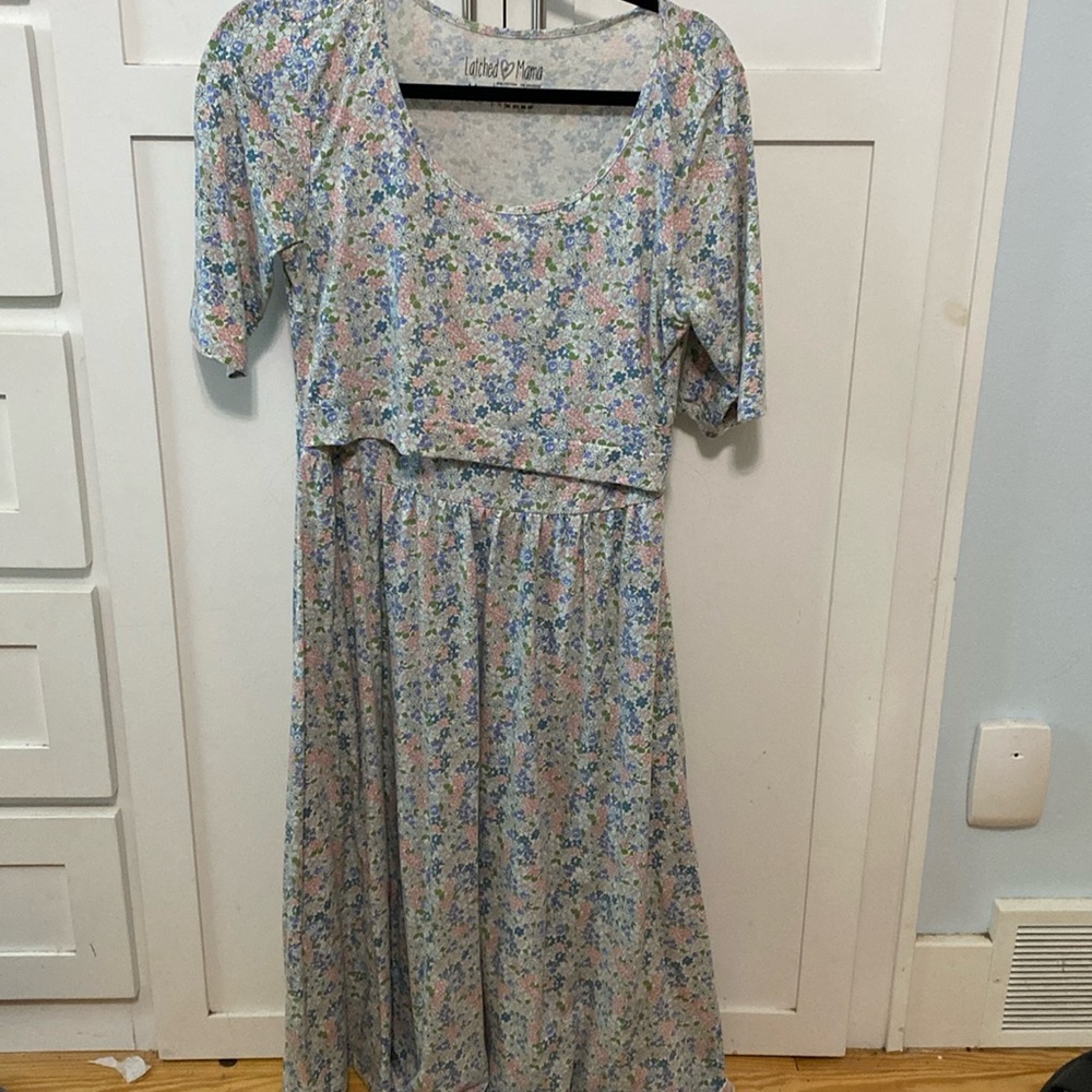 Latched Mama Size Medium Dress